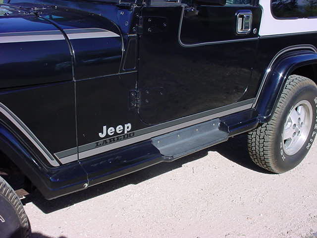 Wrangler Laredo decals now available
        with pinstripes!